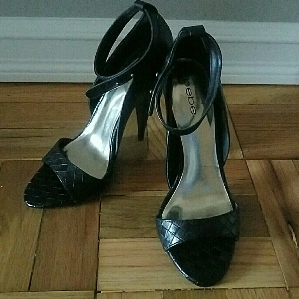 Bebe Fianna shoe